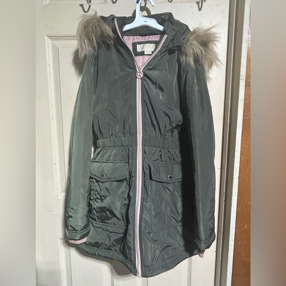 Michael Kors Girls Hooded Puffer  Ski Jacket: Green Size 16 Faux Fur Good